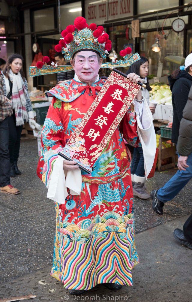Chinese Opera singer with New Year wishes